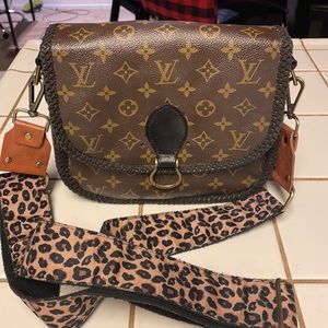 *SALE*💯Authentic💯Louis Vuitton Saint Cloud GM🖤